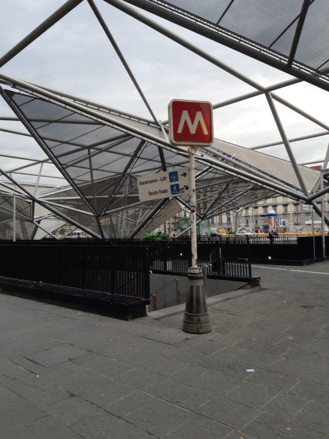 Metropolis Stazione Apartment Neapel